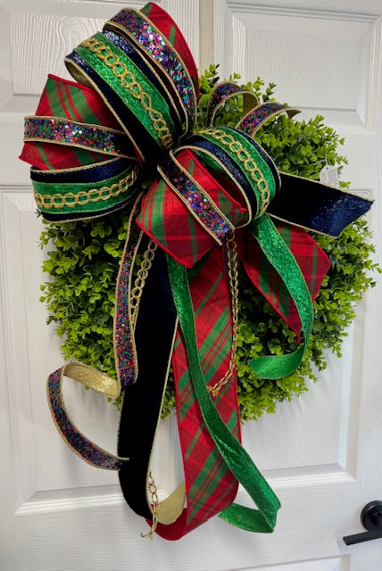 Razzle Dazzle Traditional Christmas Bow